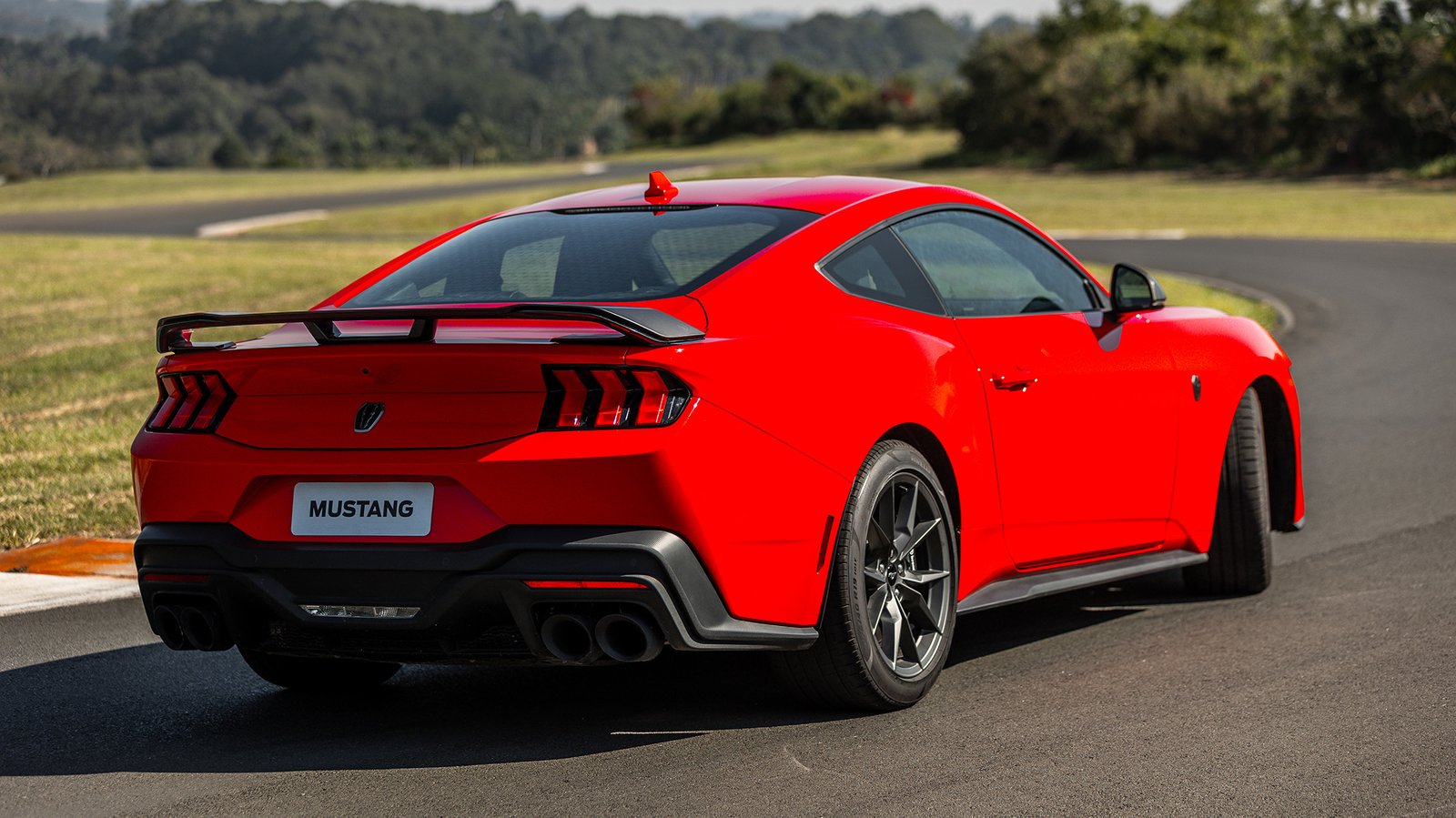 Ford Mustang Dark Horse